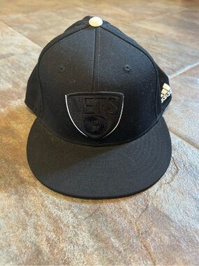 adidas Black and Cream Brooklyn Nets Hat fitted 7 5/8